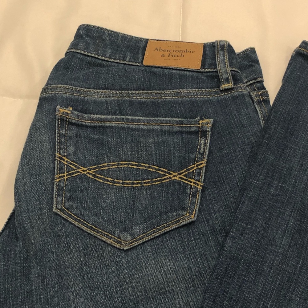 Abercrombie Womenâs Flared Blue Jeans đVintage Y2K EUC Size 00S - Picture 2 of 7